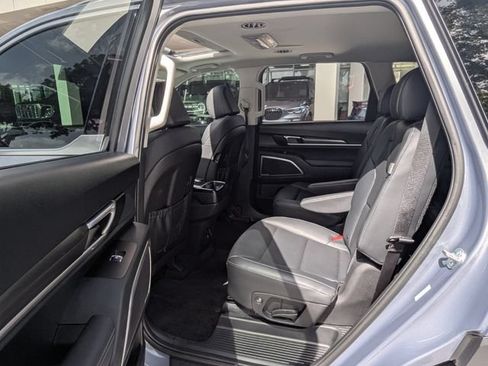 Used 2025 Kia Telluride S FWD image 26
