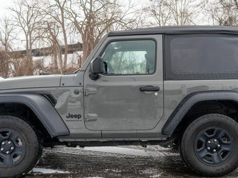 Used 2023 Jeep Wrangler Sport AWD/4WD image 9