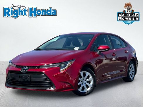 Used 2025 Toyota Corolla LE FWD image 1