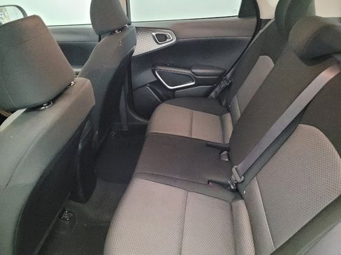 Used 2023 Kia Soul LX image 18