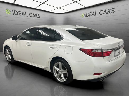 Used 2014 Lexus ES 350 w/ Luxury Package FWD image 3