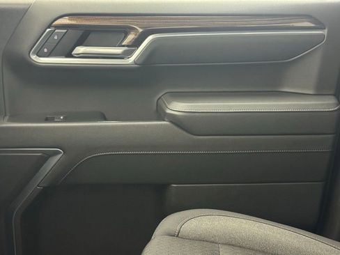 Used 2025 Chevrolet Silverado 1500 LT image 40