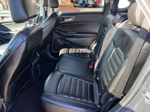 Used 2021 Ford Edge SEL image 15