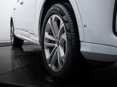 Certified 2025 Audi Q7 Premium w/ Convenience Package image 19