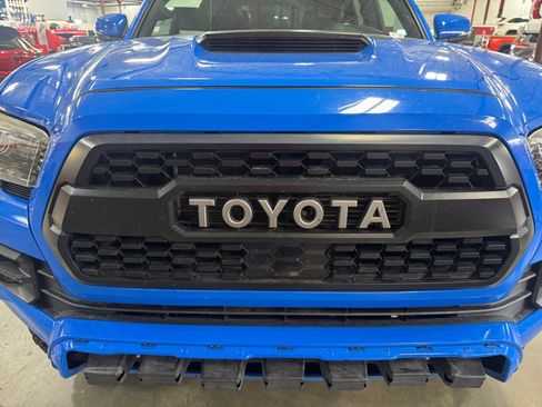 Used 2019 Toyota Tacoma TRD Pro AWD/4WD image 23
