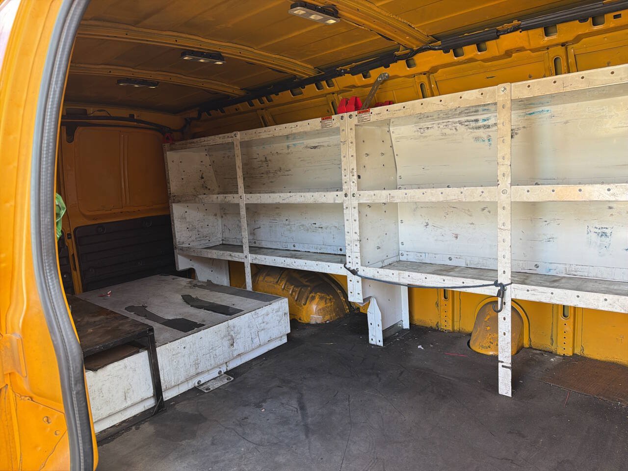 Used 2016 Chevrolet Express 2500 Extended RWD image 8