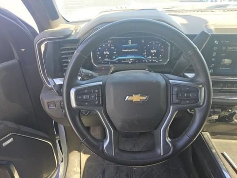 Used 2024 Chevrolet Silverado 2500 LTZ w/ LTZ Convenience Package AWD/4WD image 4