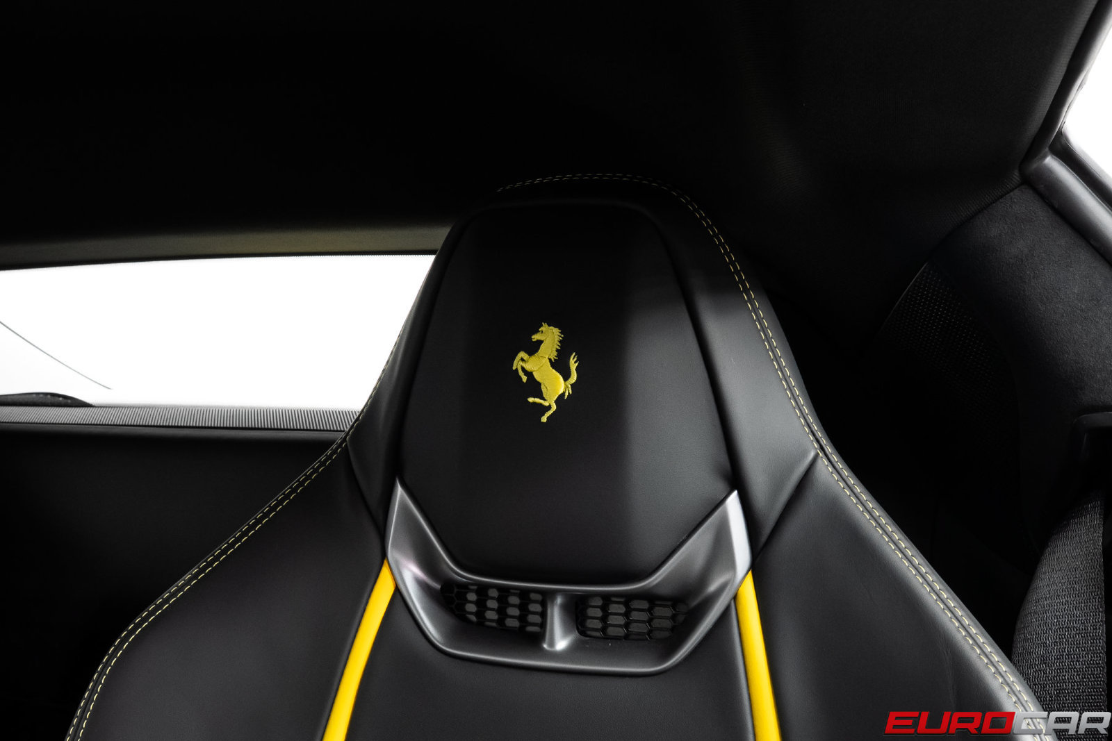 Used 2023 Ferrari 296 GTB RWD image 44