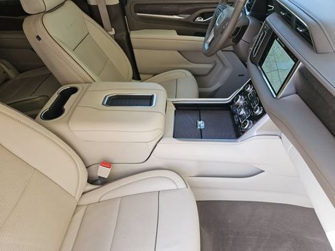 Used 2023 GMC Yukon XL Denali w/ LPO, Floor Liner Package AWD/4WD image 16