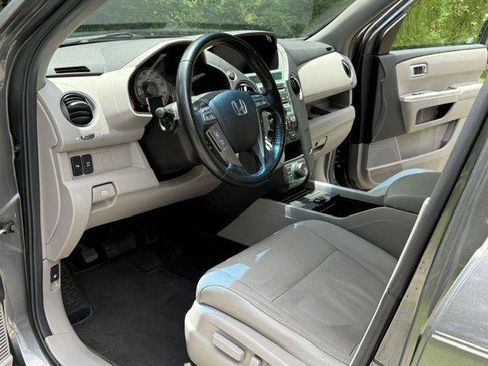 Used 2010 Honda Pilot Touring image 7