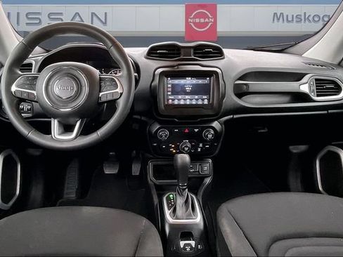 Used 2020 Jeep Renegade Latitude FWD image 7