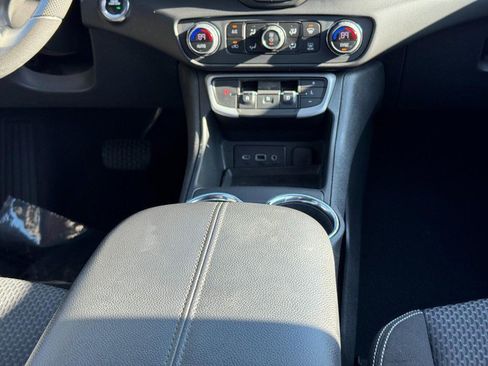 Used 2022 GMC Terrain SLE w/ Driver Convenience Package image 14