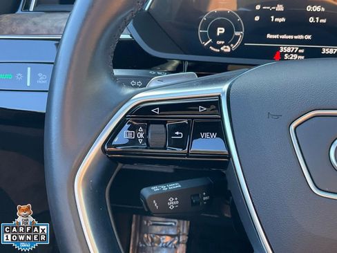 Used 2019 Audi e-tron Prestige w/ Prestige Package image 40