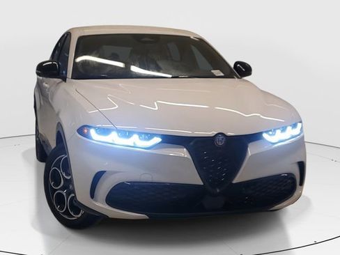 Used 2025 Alfa Romeo Tonale w/ Active Assist Package AWD/4WD image 2