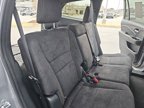 Used 2022 Honda Pilot Sport image 12