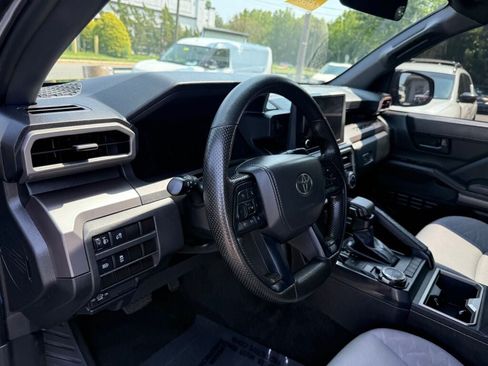 Used 2025 Toyota Tacoma SR5 AWD/4WD image 10