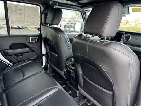 Used 2021 Jeep Wrangler Unlimited Sahara w/ Cold Weather Group image 36