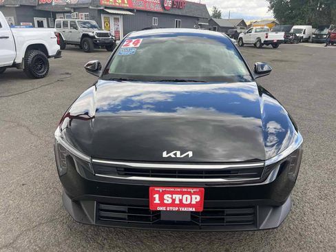 Used 2025 Kia K4 FWD image 2