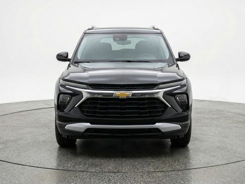 Used 2025 Chevrolet TrailBlazer LT w/ Driver Confidence Package AWD/4WD image 2