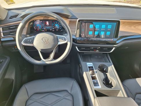 Used 2026 Volkswagen Atlas SE FWD image 9