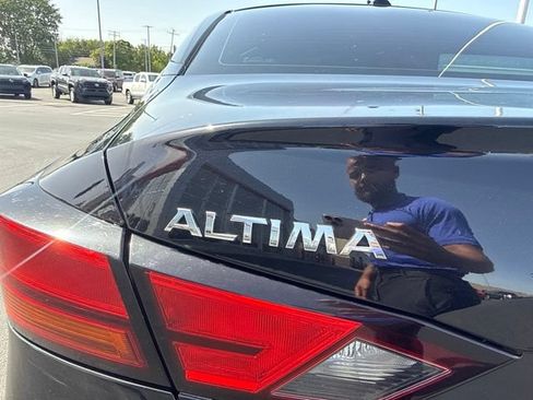 Used 2020 Nissan Altima 2.5 SL FWD image 10