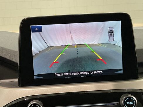 Used 2022 Ford Escape SEL image 16