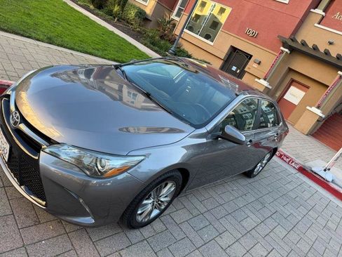 Used 2016 Toyota Camry SE FWD image 40