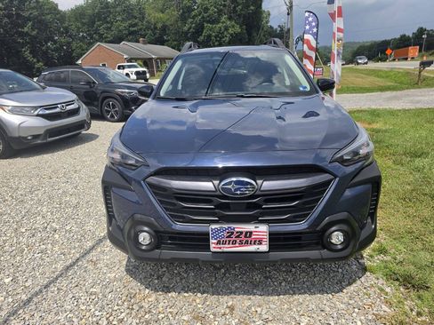 Used 2025 Subaru Outback Premium AWD/4WD image 2