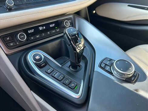 Used 2015 BMW i8 image 14