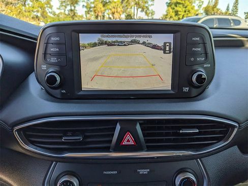 Used 2020 Hyundai Santa Fe SE image 24