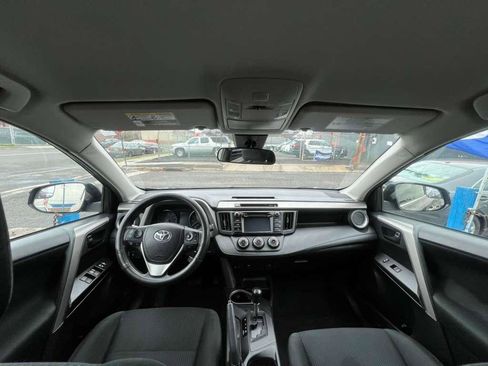 Used 2018 Toyota RAV4 LE w/ All Weather Liner Package image 31