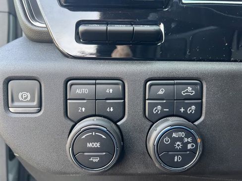 Used 2024 Chevrolet Silverado 2500 ZR2 w/ ZR2 Bison Edition image 18