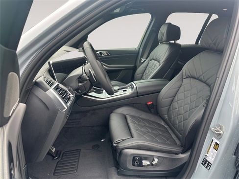 New 2026 BMW X5 xDrive40i w/ M Sport Package image 9