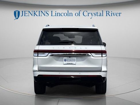 Certified 2024 Lincoln Navigator L Reserve AWD/4WD image 6