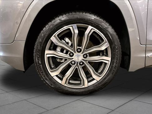 Used 2020 GMC Terrain Denali w/ Denali Premium Package AWD/4WD image 11