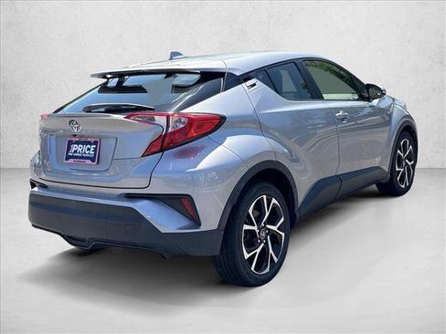 Used 2019 Toyota C-HR XLE FWD image 5