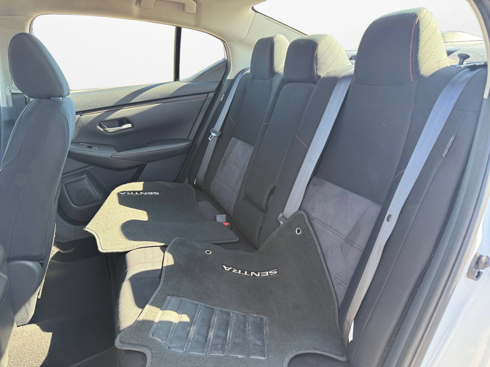 Used 2025 Nissan Sentra SR FWD image 17