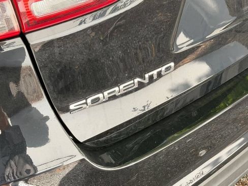 Used 2019 Kia Sorento FWD image 8