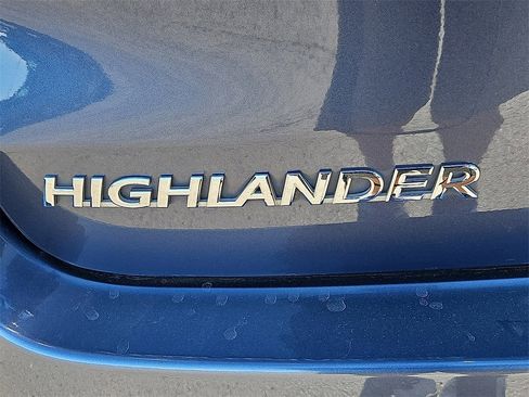 Used 2019 Toyota Highlander LE image 14