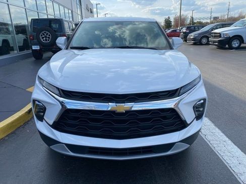 Used 2023 Chevrolet Blazer LT image 3