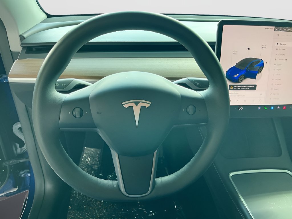 Used 2025 Tesla Model Y Long Range RWD image 11