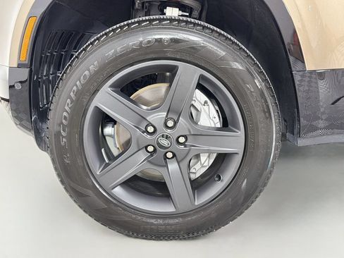 Certified 2023 Land Rover Defender 110 X-Dynamic SE AWD/4WD image 34