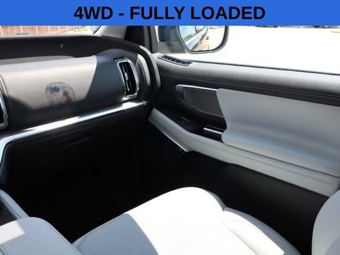 Used 2025 Ford Expedition Platinum w/ Driver's Package AWD/4WD image 10