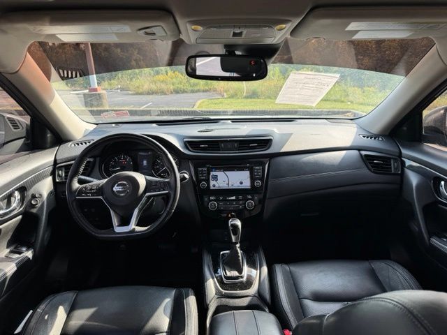 Used 2017 Nissan Rogue SL w/ SL Premium Package FWD image 18
