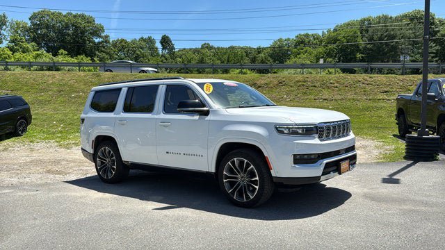 Used 2023 Jeep Grand Wagoneer Series III AWD/4WD image 2