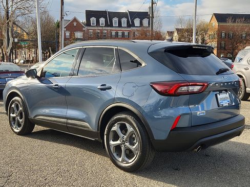 Used 2025 Ford Escape ST-Line w/ Cold Weather Package image 6