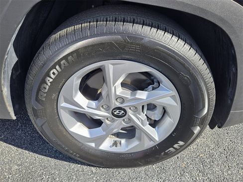 Certified 2023 Hyundai Tucson SE image 17