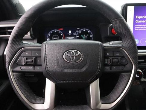 Certified 2024 Toyota Tacoma TRD Off-Road image 11