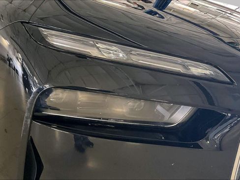 Used 2024 BMW i7 xDrive60 w/ Executive Package AWD/4WD image 25