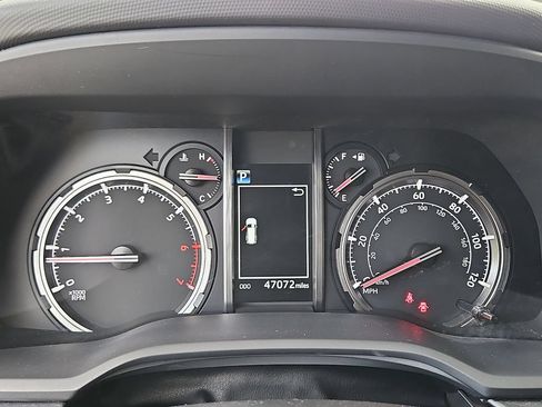 Used 2020 Toyota 4Runner TRD Off-Road Premium w/ Moonroof Package AWD/4WD image 25